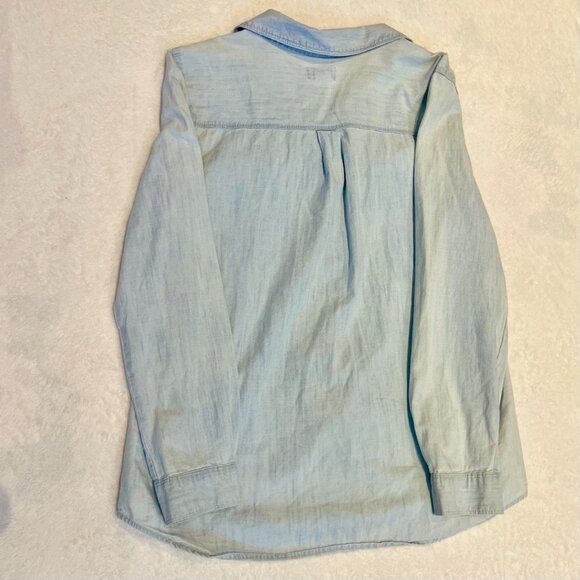 Old Navy, Denim-style Button Down, Size M - Picture 4 of 11